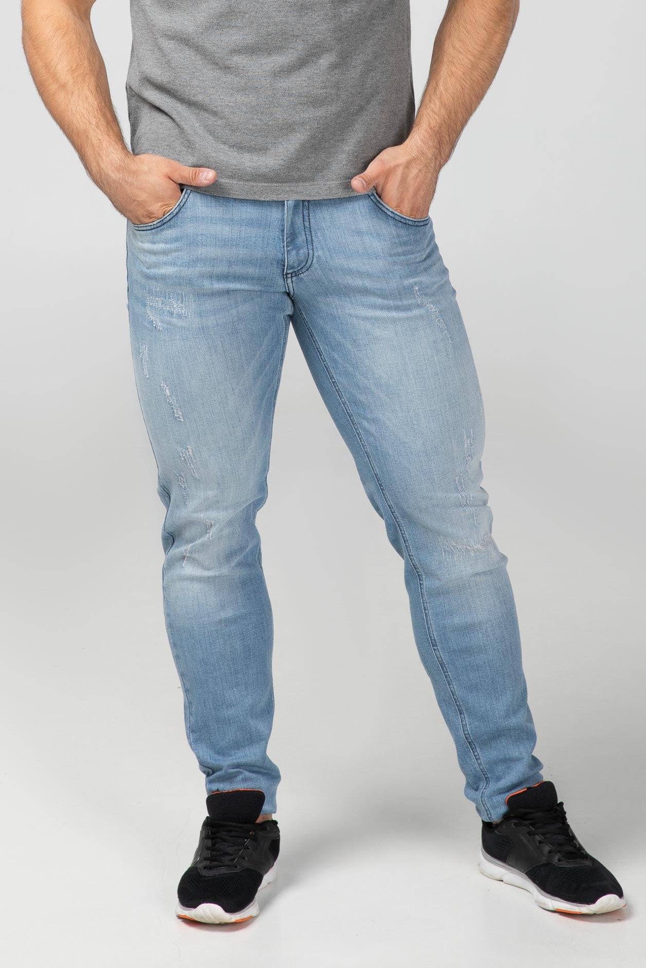 Fitness Jeans Herren in slim fit und BRIGHT DESTROYED wash von Aesparel