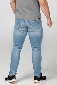 Fitness Jeans slim fit von AESPAREL in der Waschung BRIGHT DESTROYED 