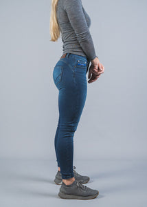 BODY FIT WOMEN'S JEANS - 3D